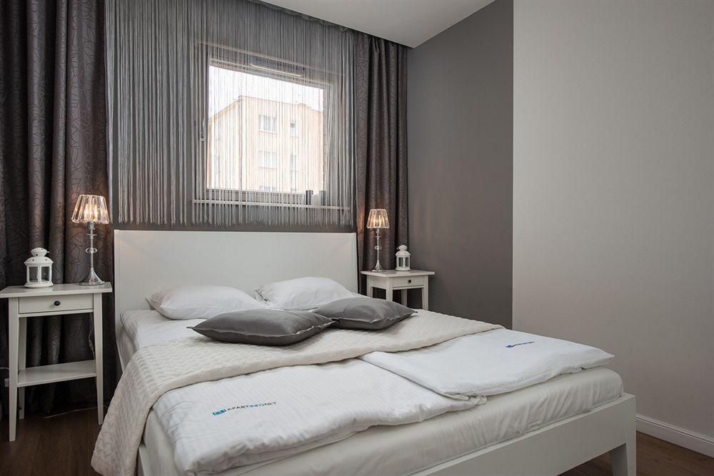 Waterlane Pool & Gym Apartments Гданськ Екстер'єр фото